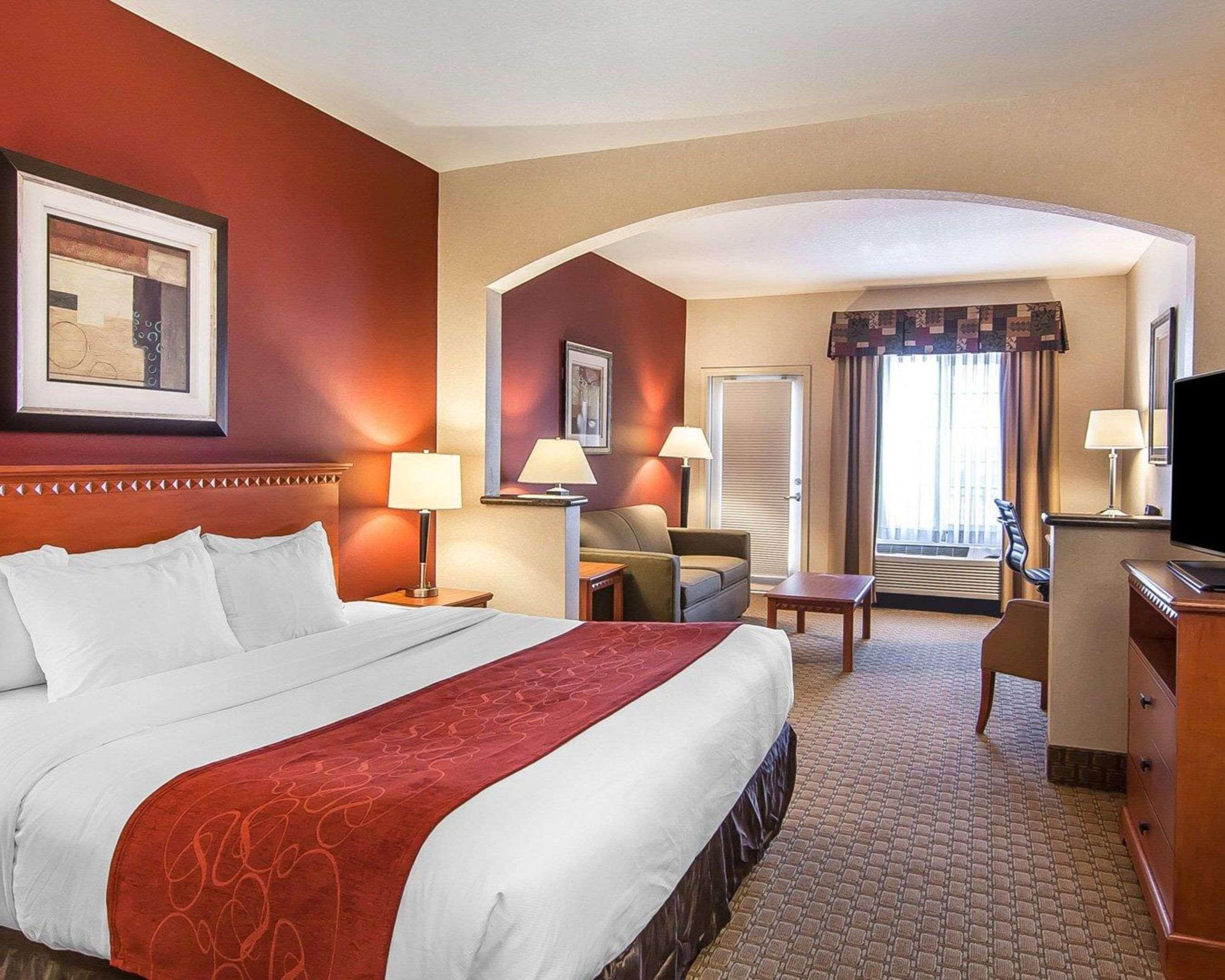 Comfort Suites Redmond Airport Bagian luar foto