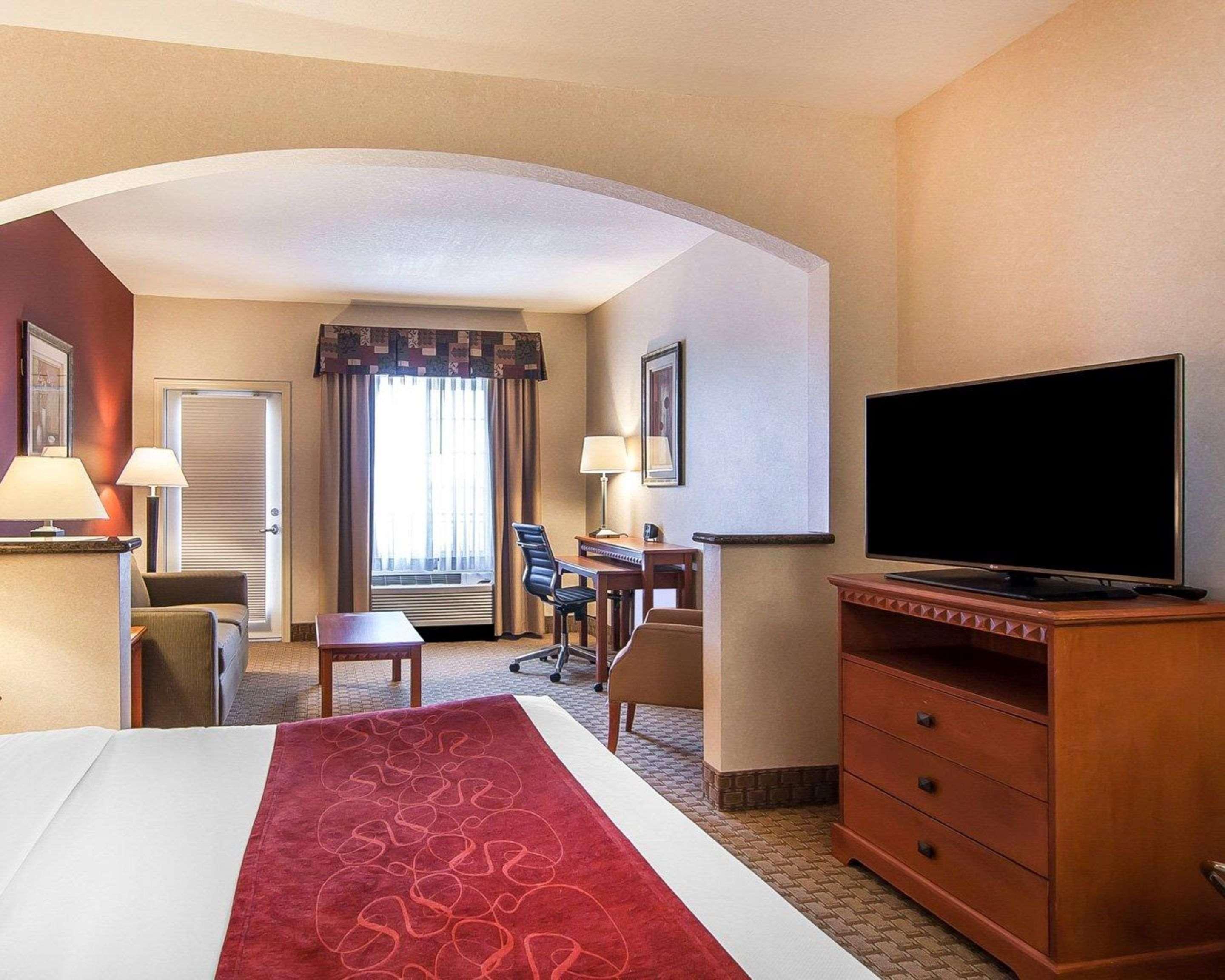 Comfort Suites Redmond Airport Bagian luar foto
