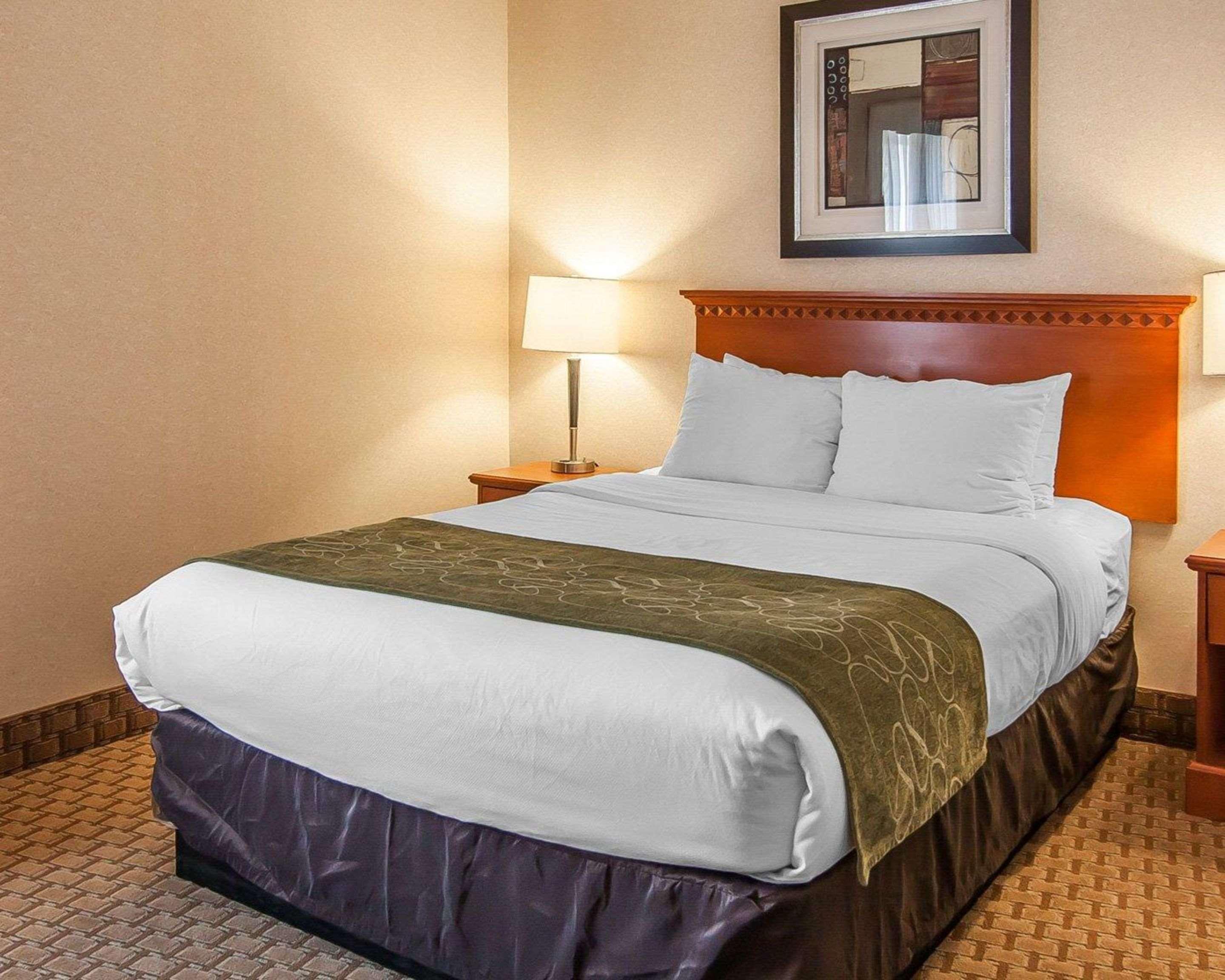 Comfort Suites Redmond Airport Bagian luar foto