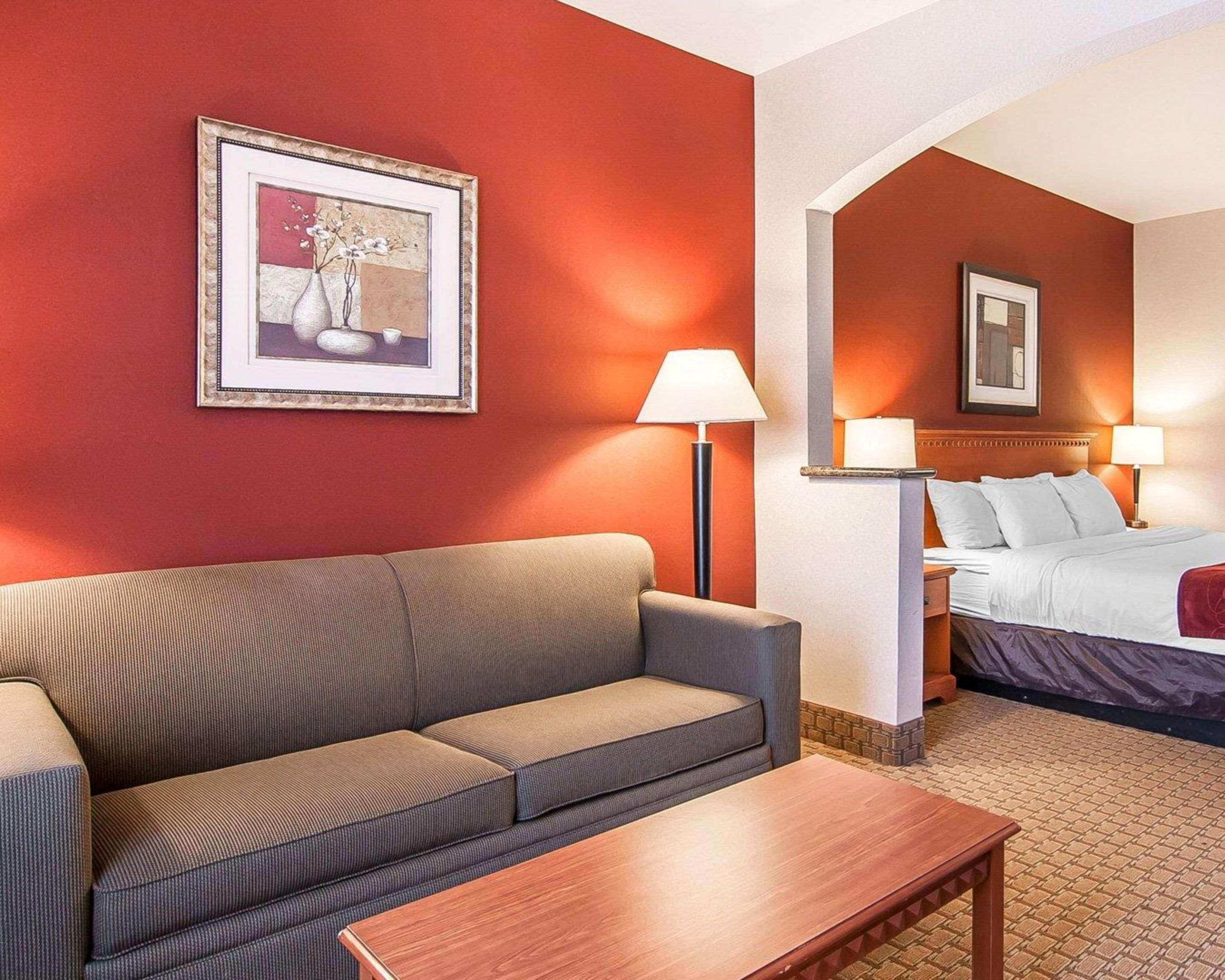 Comfort Suites Redmond Airport Bagian luar foto