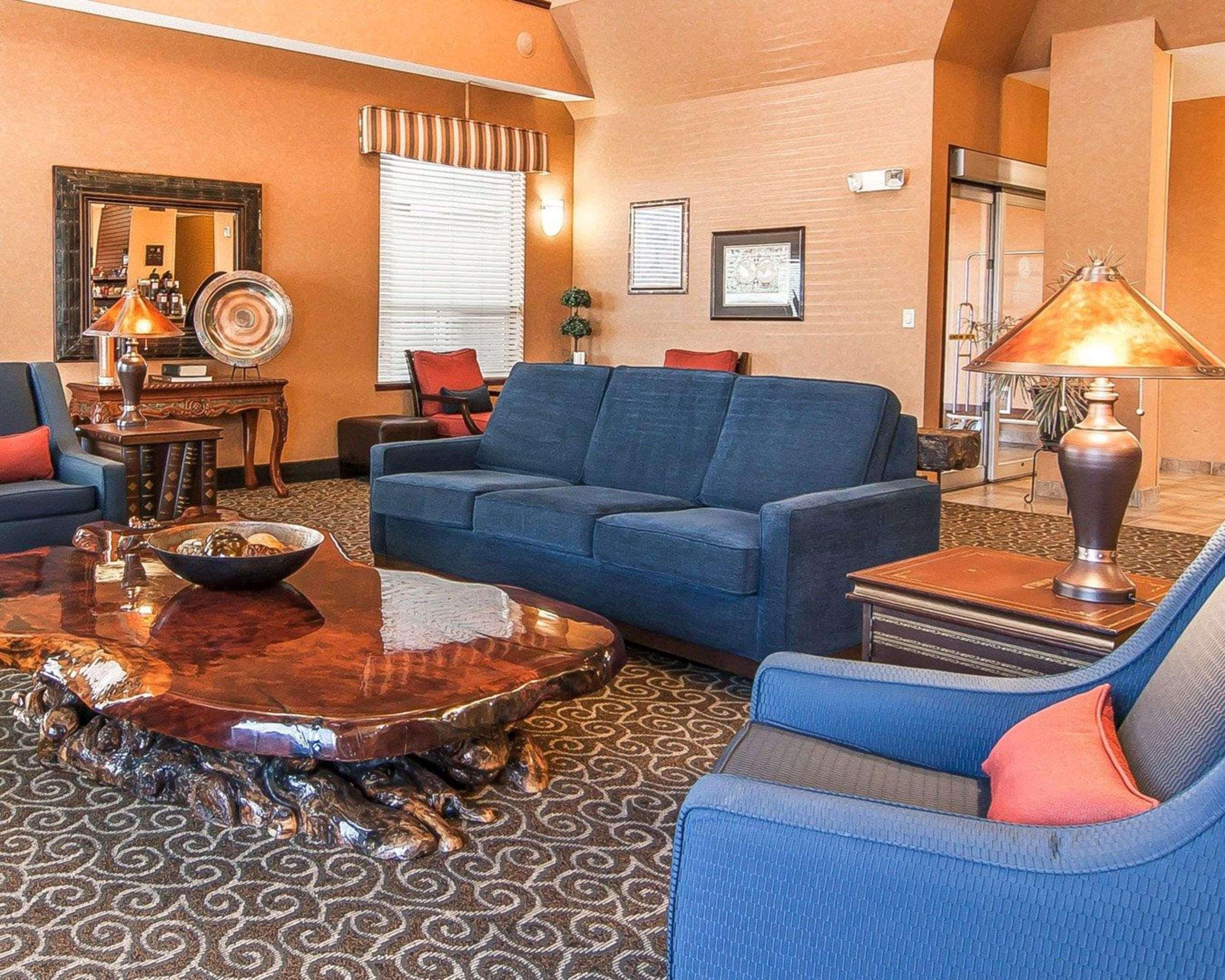 Comfort Suites Redmond Airport Bagian luar foto
