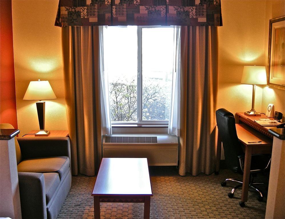 Comfort Suites Redmond Airport Bagian luar foto