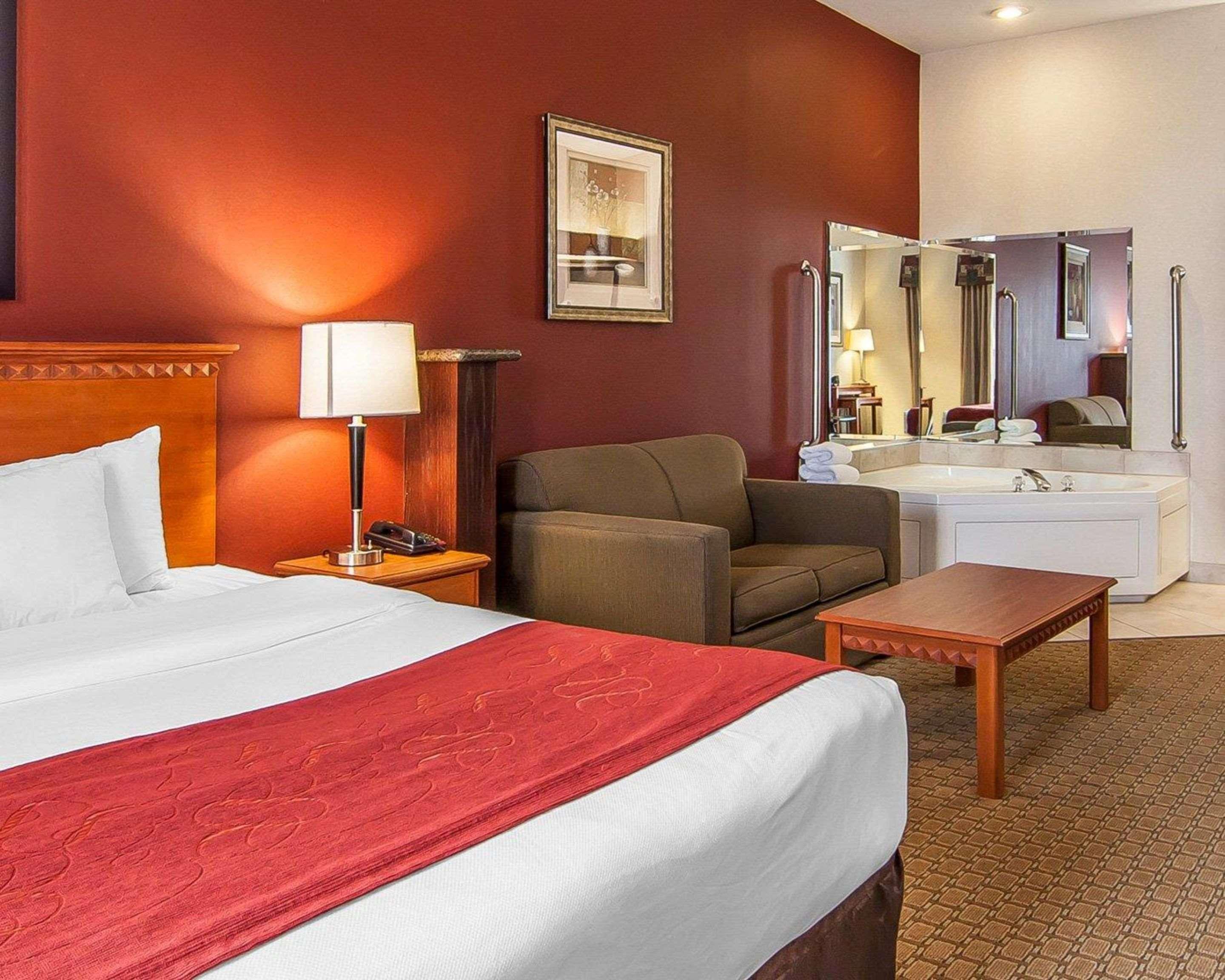 Comfort Suites Redmond Airport Bagian luar foto