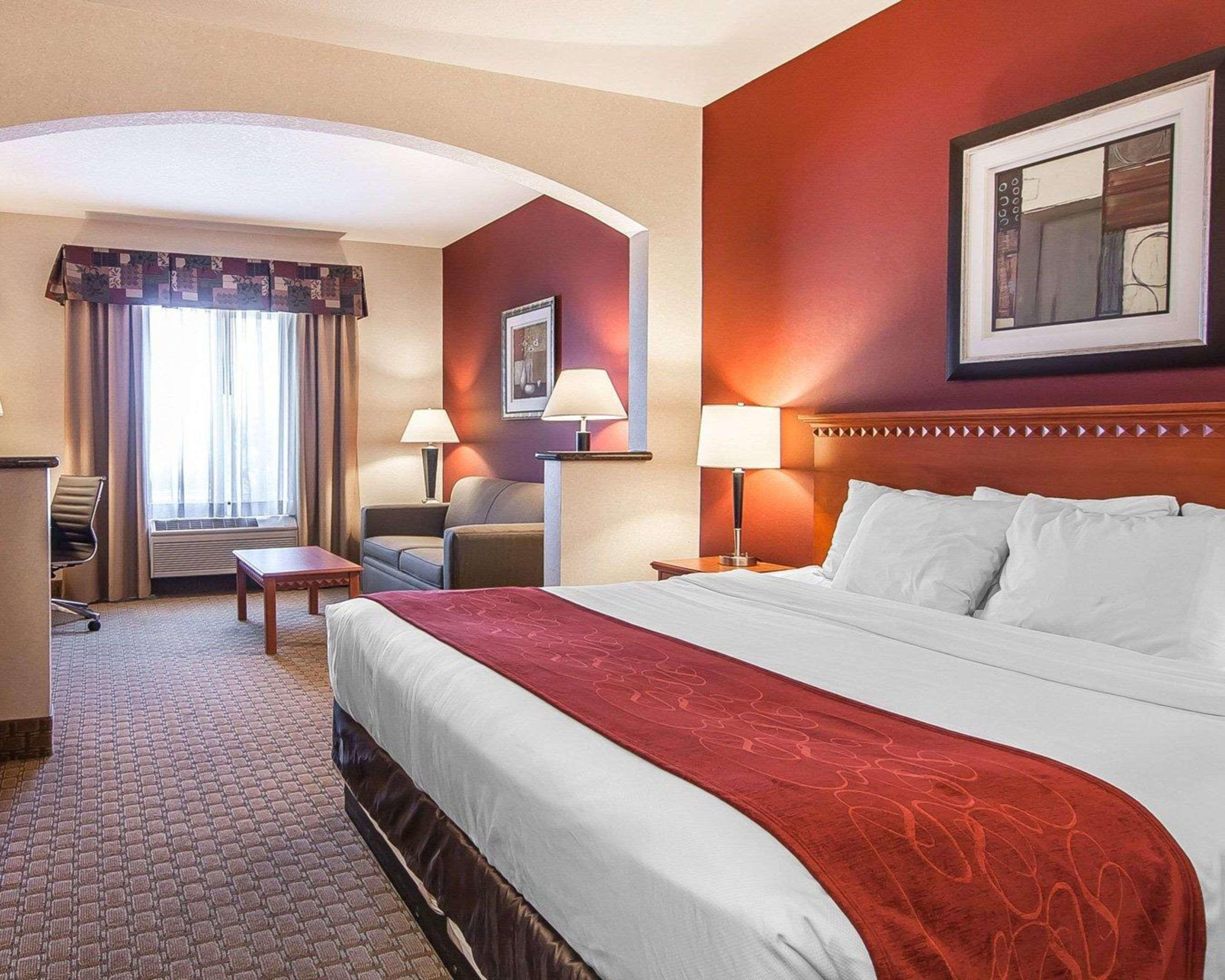 Comfort Suites Redmond Airport Bagian luar foto