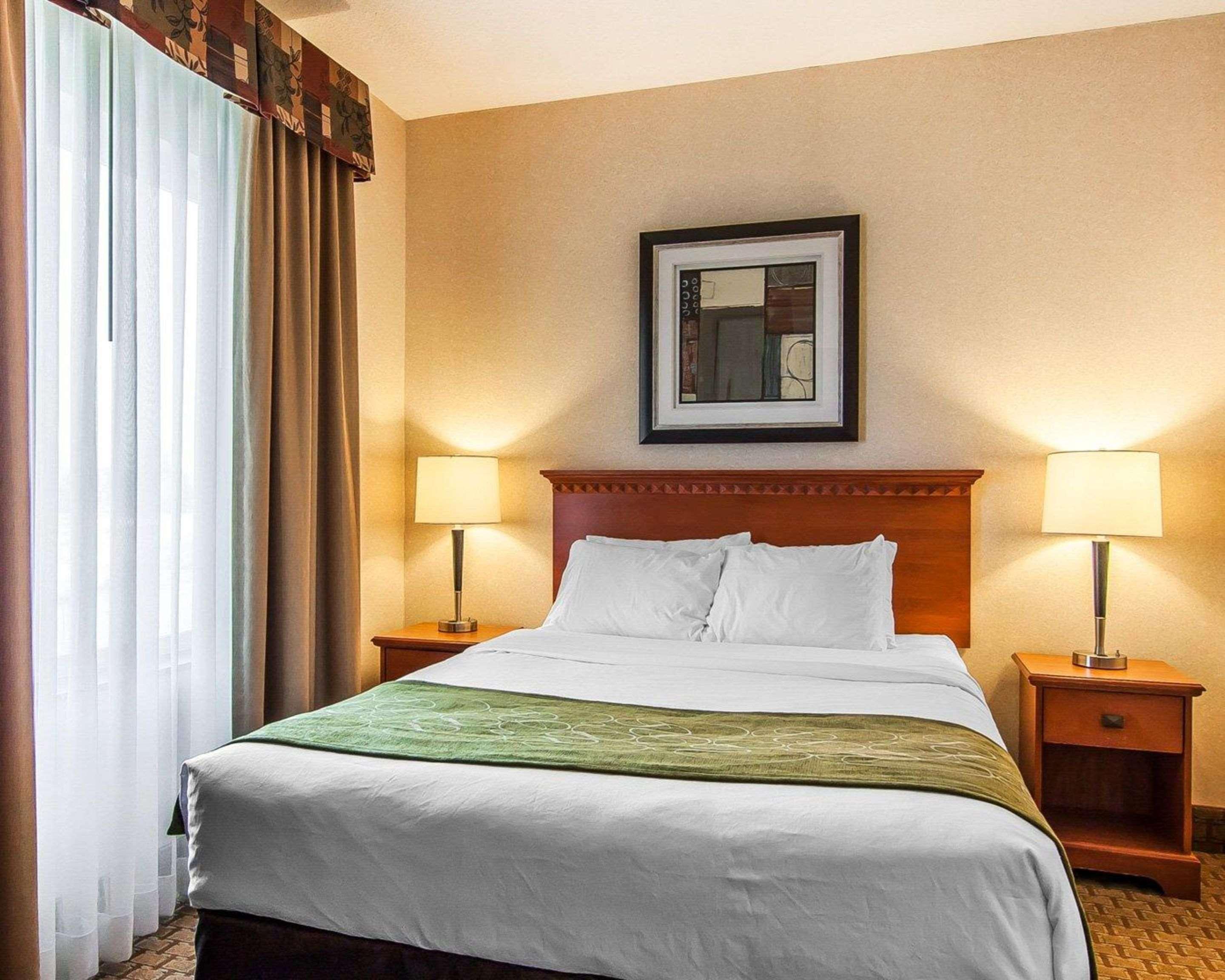 Comfort Suites Redmond Airport Bagian luar foto