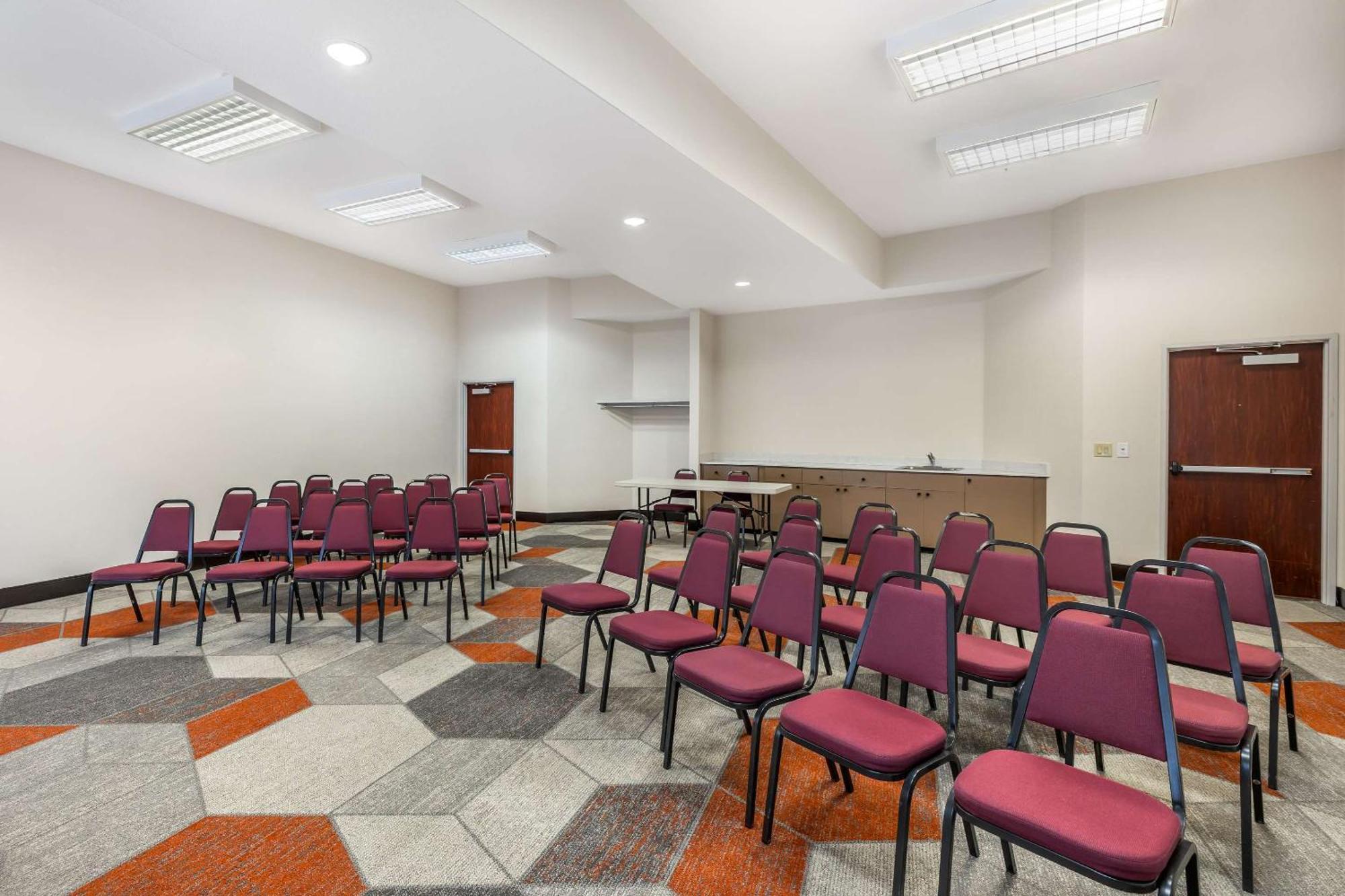 Comfort Suites Redmond Airport Bagian luar foto