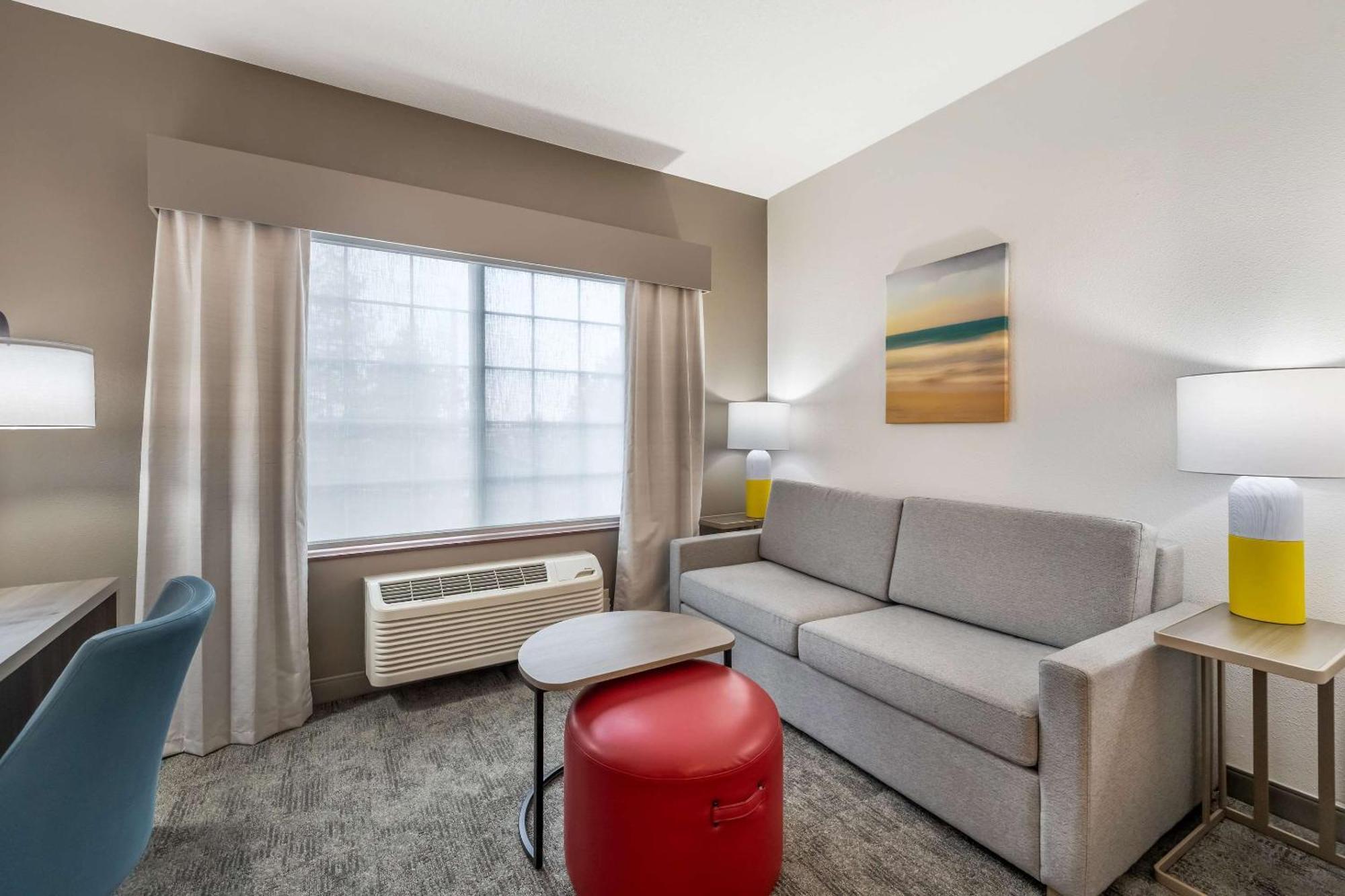 Comfort Suites Redmond Airport Bagian luar foto