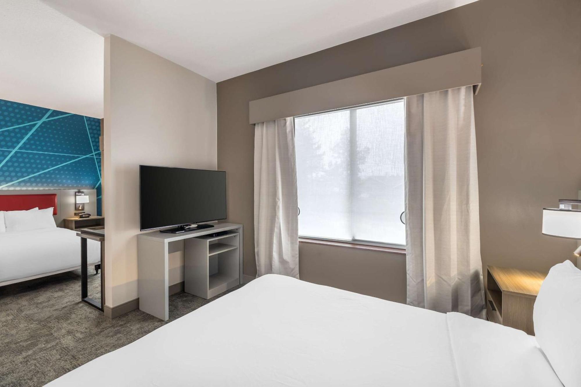 Comfort Suites Redmond Airport Bagian luar foto