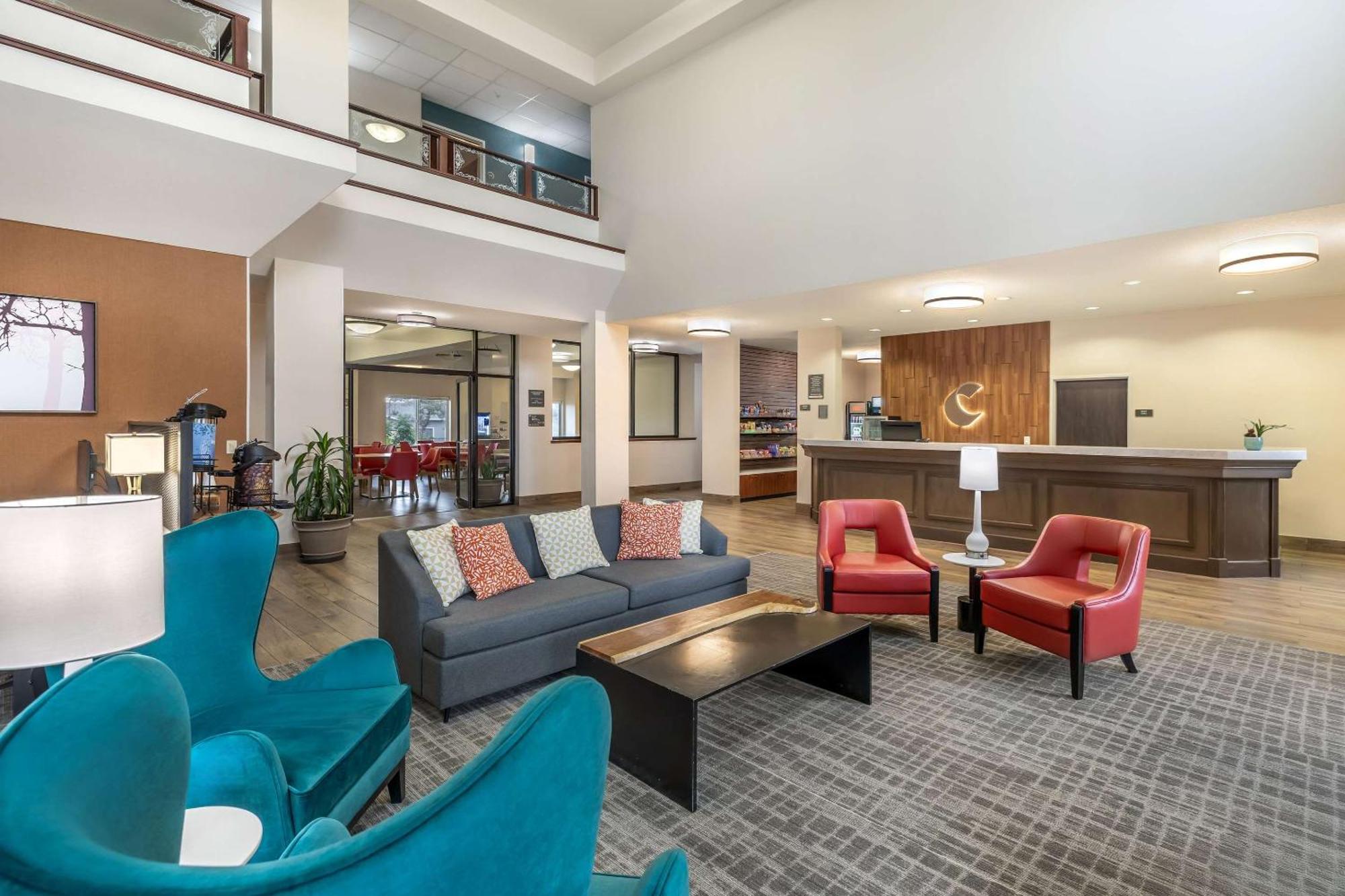 Comfort Suites Redmond Airport Bagian luar foto