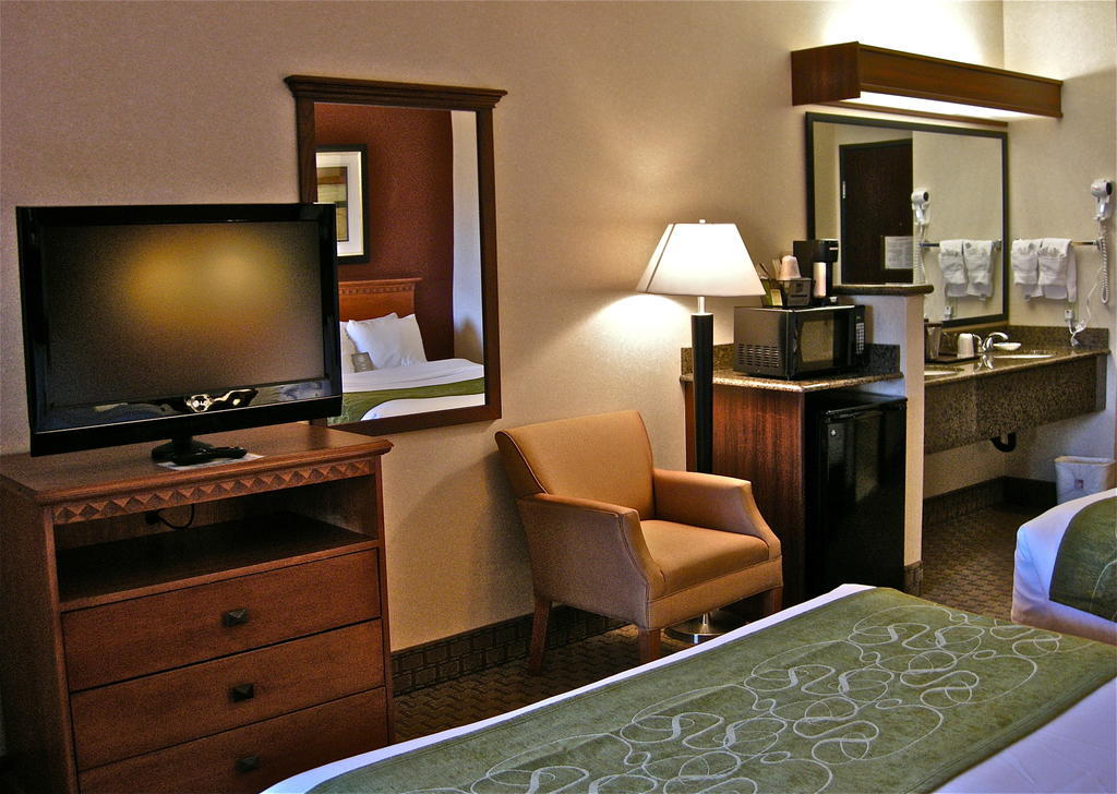 Comfort Suites Redmond Airport Bagian luar foto